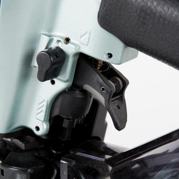 HPT 2.5-in 15-Degree Pneumatic Siding Nailer - Image 5