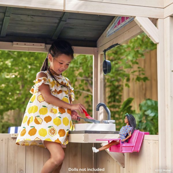 Barbie Seaside Wooden Outdoor Playhouse with Attachable Doll Table and Chairs - Image 6