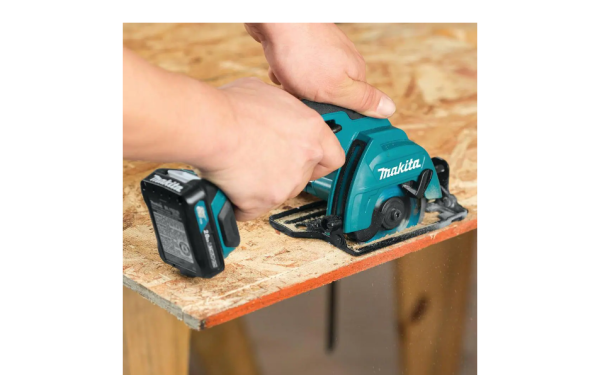 SH02R1 12-Volt Max CXT Lithium-Ion Cordless 3-3/8 in. Circular Saw Kit, Case (2.0Ah) - Image 3