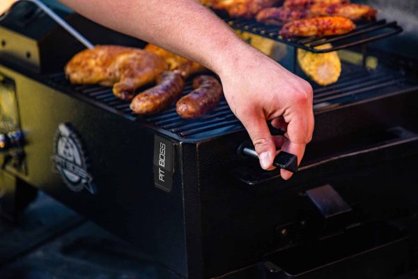 Pit Boss Portable 256-Sq in Black Pellet Grill - Image 9