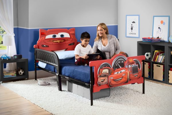 /Pixar Cars Plastic 3D-Footboard Twin Bed by - Image 2