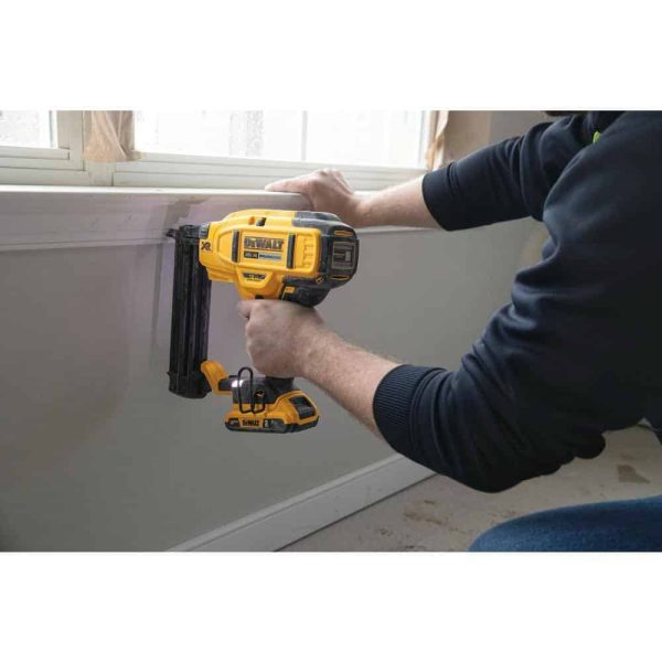 DCN680B 20V MAX XR Lithium-Ion Cordless 18-Gauge Brad Nailer (Tool Only) - Image 13