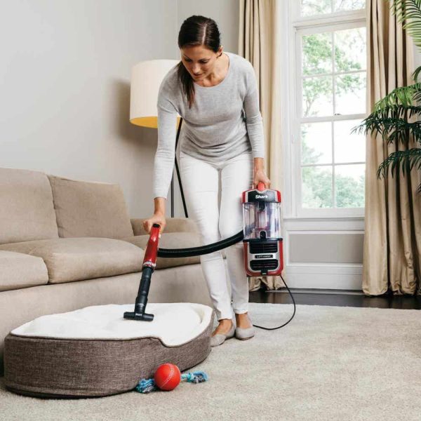 ZU561 Navigator Lift-Away Lightweight Bagless Corded HEPA Filter Upright Vacuum with Self-Cleaning Brushroll in Red   ZU561 - Image 3